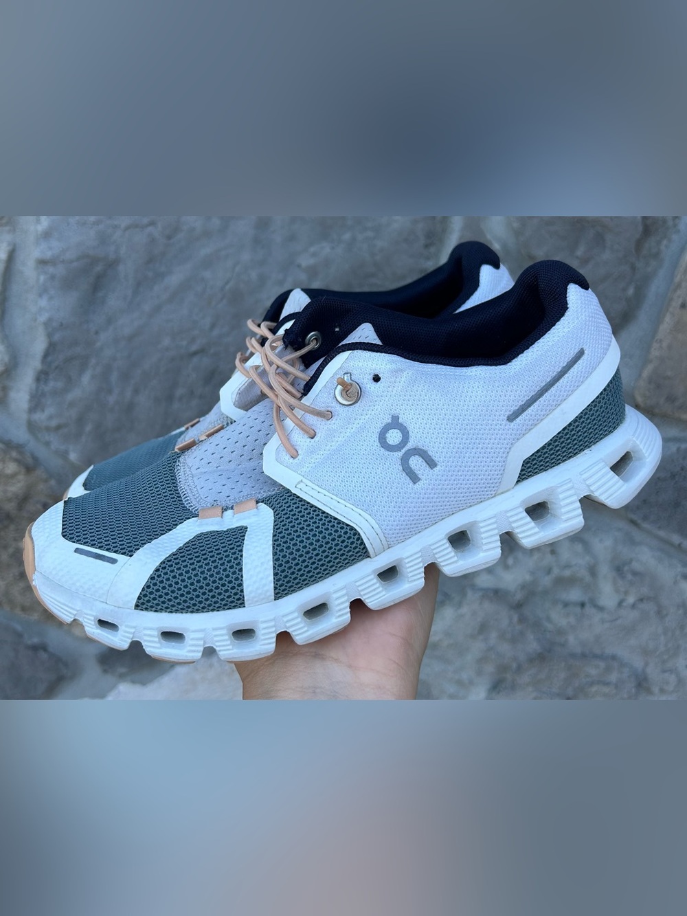 On Running Cloud 5 Push Sneakers Size 6 Women Athleisure Activewear Training Gym